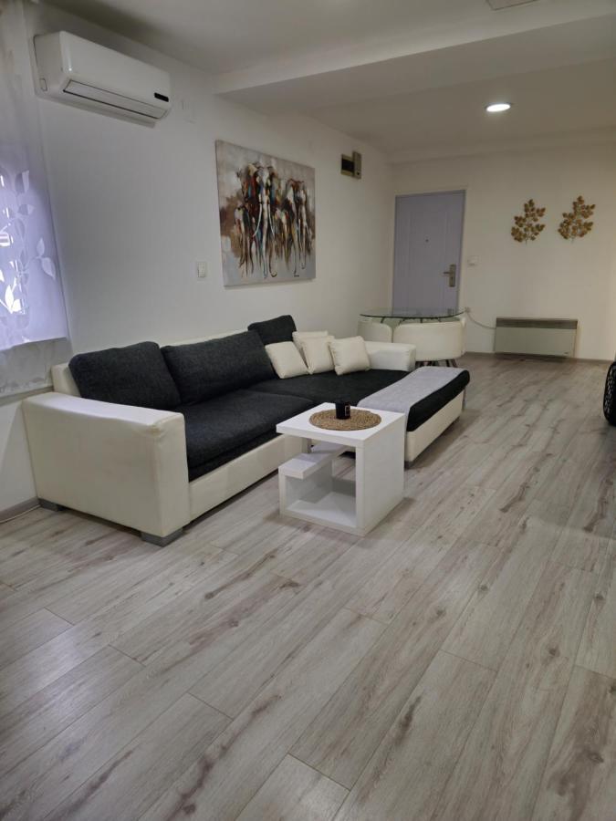 Apartment Aria Вінковці Екстер'єр фото